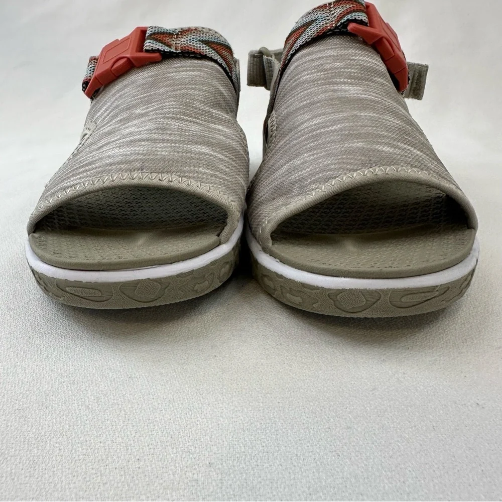 Muk Luks Boardwalk Parade Sandal Clay 7 Gray